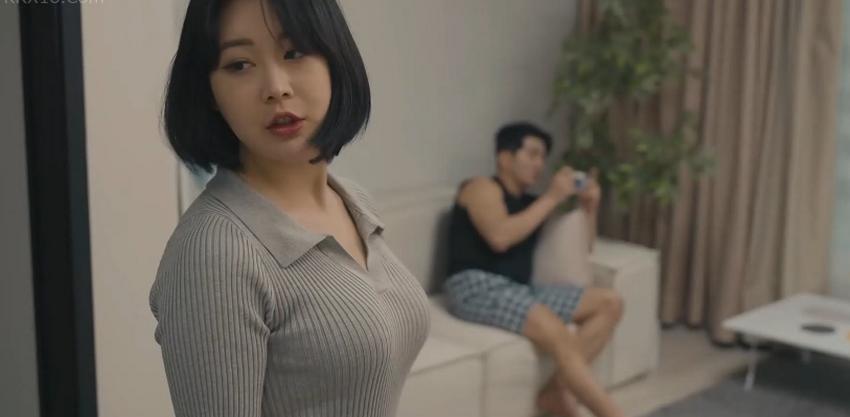 sex mẹ con địt nhau Bạn gái của bạn tôi đã chạm vào chim tôi!