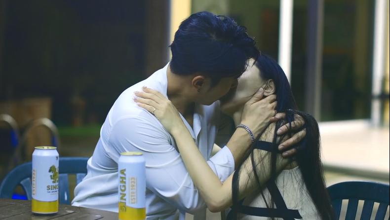 dien vien sex Em chồng nổi thú tính khi bắt gặp chị dâu thủ dâm